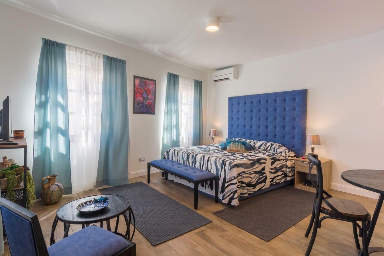 Apartments Mihael Nin Bagian luar foto